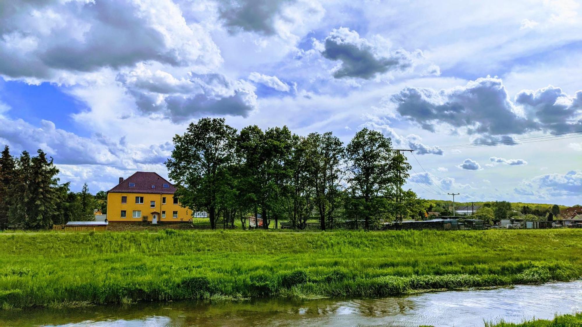 Gelbes Haus Seenland Ferienwohnungen Xl Elsterheide Zewnętrze zdjęcie